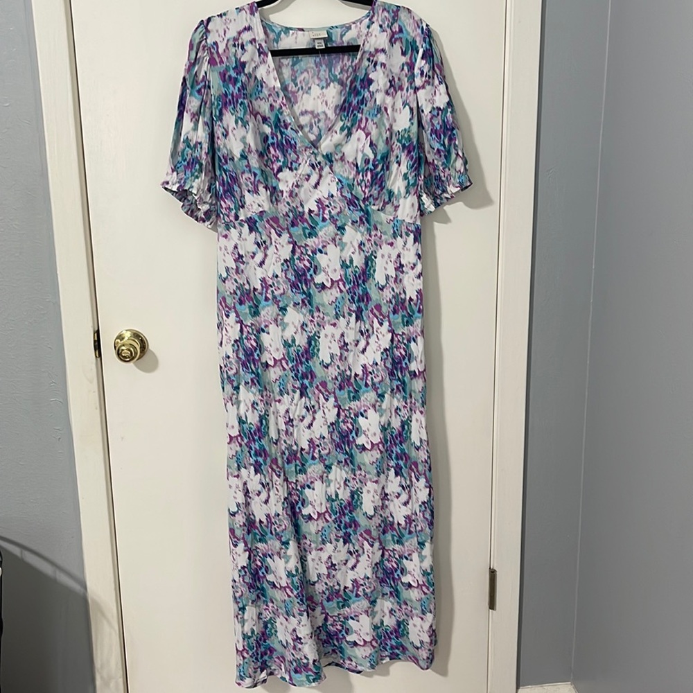 New watercolor A New Day crape puff sleeve dress and a zipper side